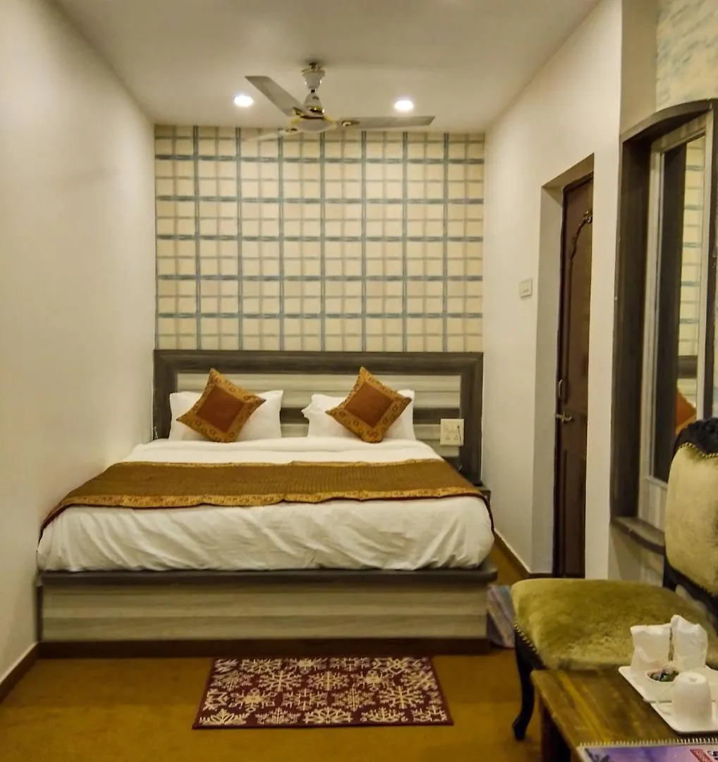 Dwivedi Hotels Hotel Elena Varanasi 3*,
