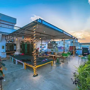 Moustache Hostal