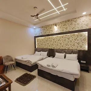 Mangal Murti Hotel